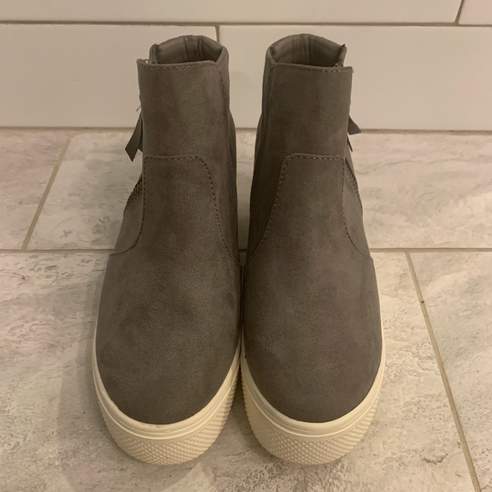 Universal Threads Boots